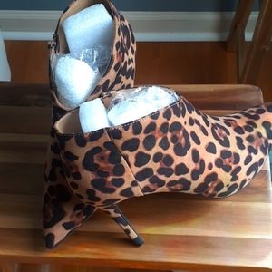 Boots. Size 8.5 Leopard print